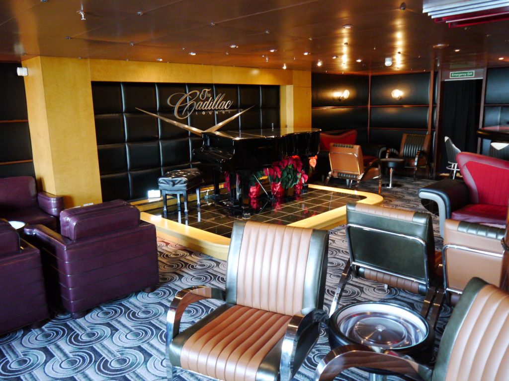 Disney Wonder Lounges | Review at PassPorter.com